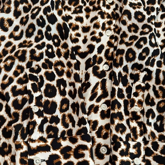 Express Women’s V-neck Animal Print Button Down Pull Up sleeve Top Size S/P - Picture 17 of 17